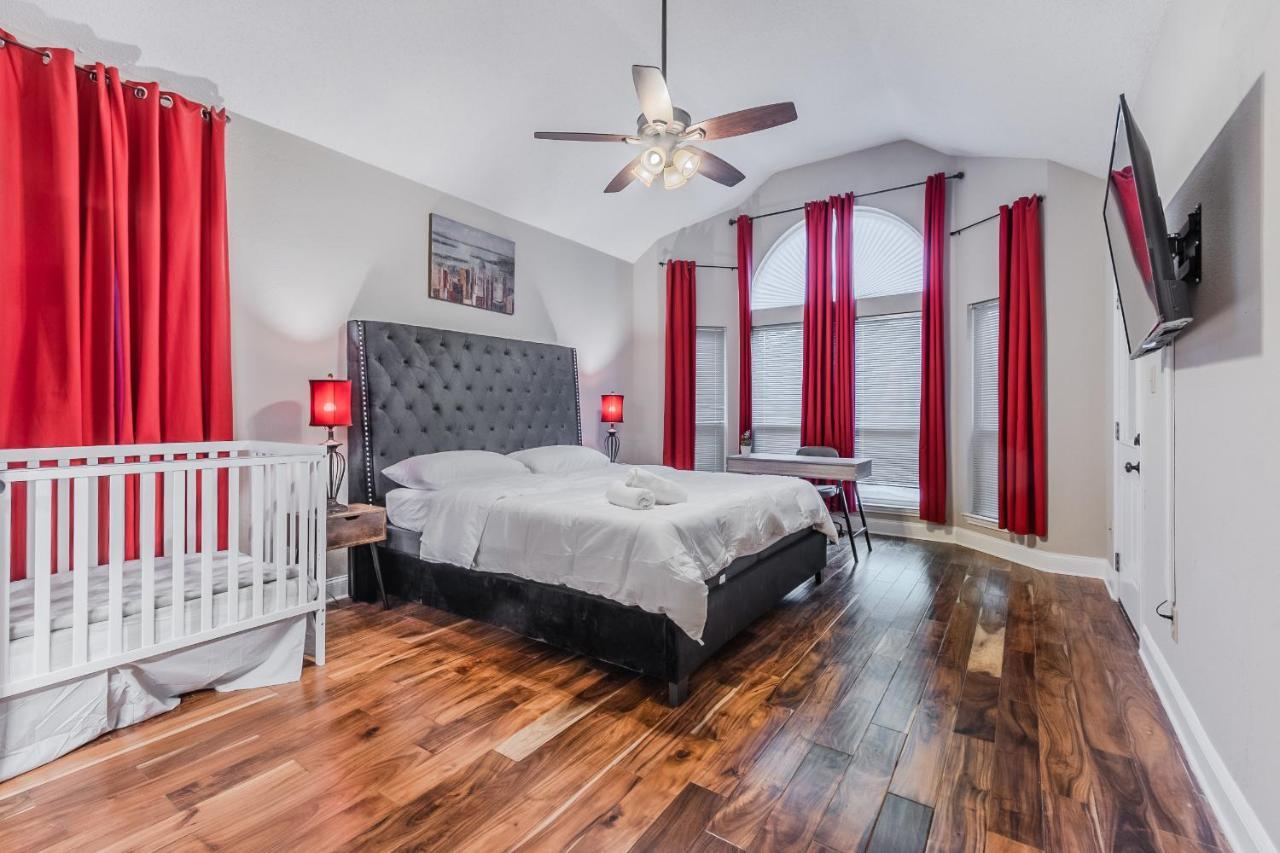 * *Astounding House **Perfect For Family And Friends , Pool , Hot Tub, & Game Room Allen Extérieur photo