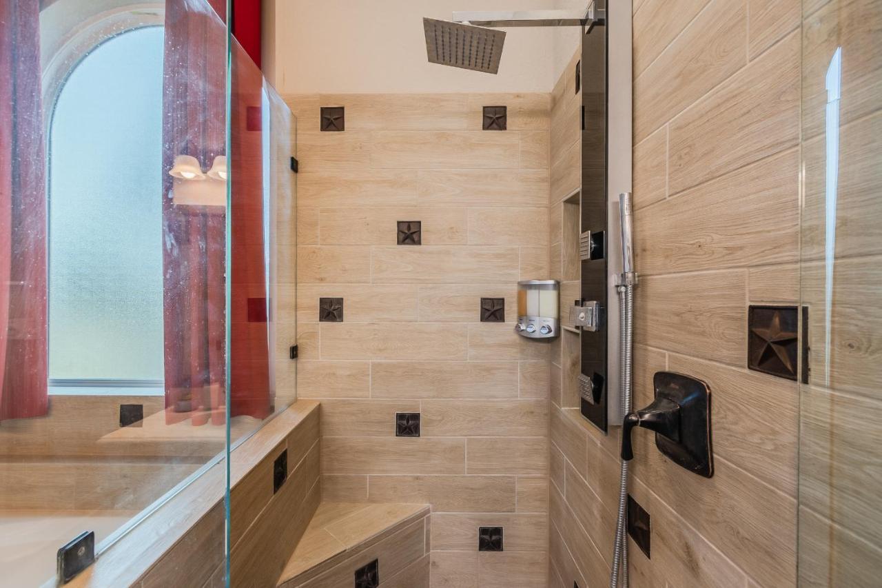 * *Astounding House **Perfect For Family And Friends , Pool , Hot Tub, & Game Room Allen Extérieur photo