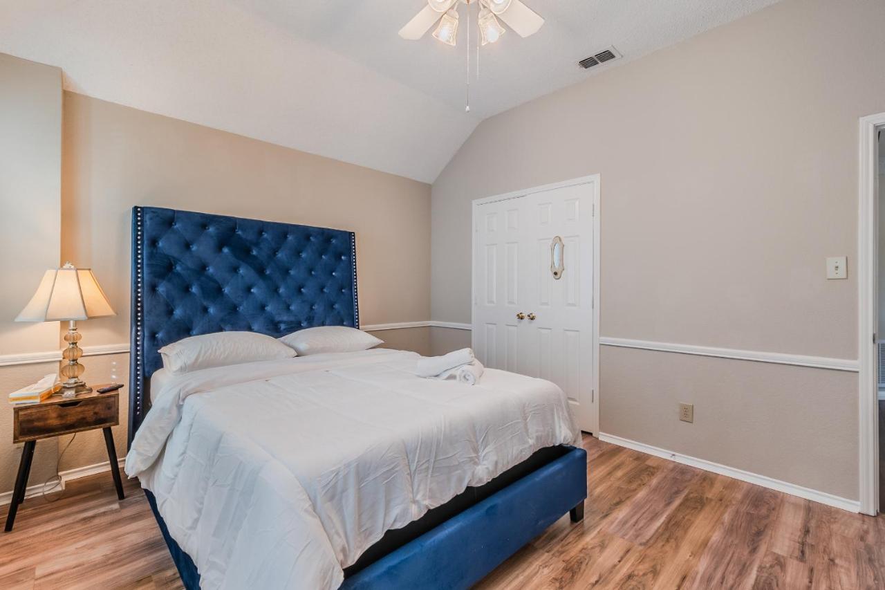 * *Astounding House **Perfect For Family And Friends , Pool , Hot Tub, & Game Room Allen Extérieur photo