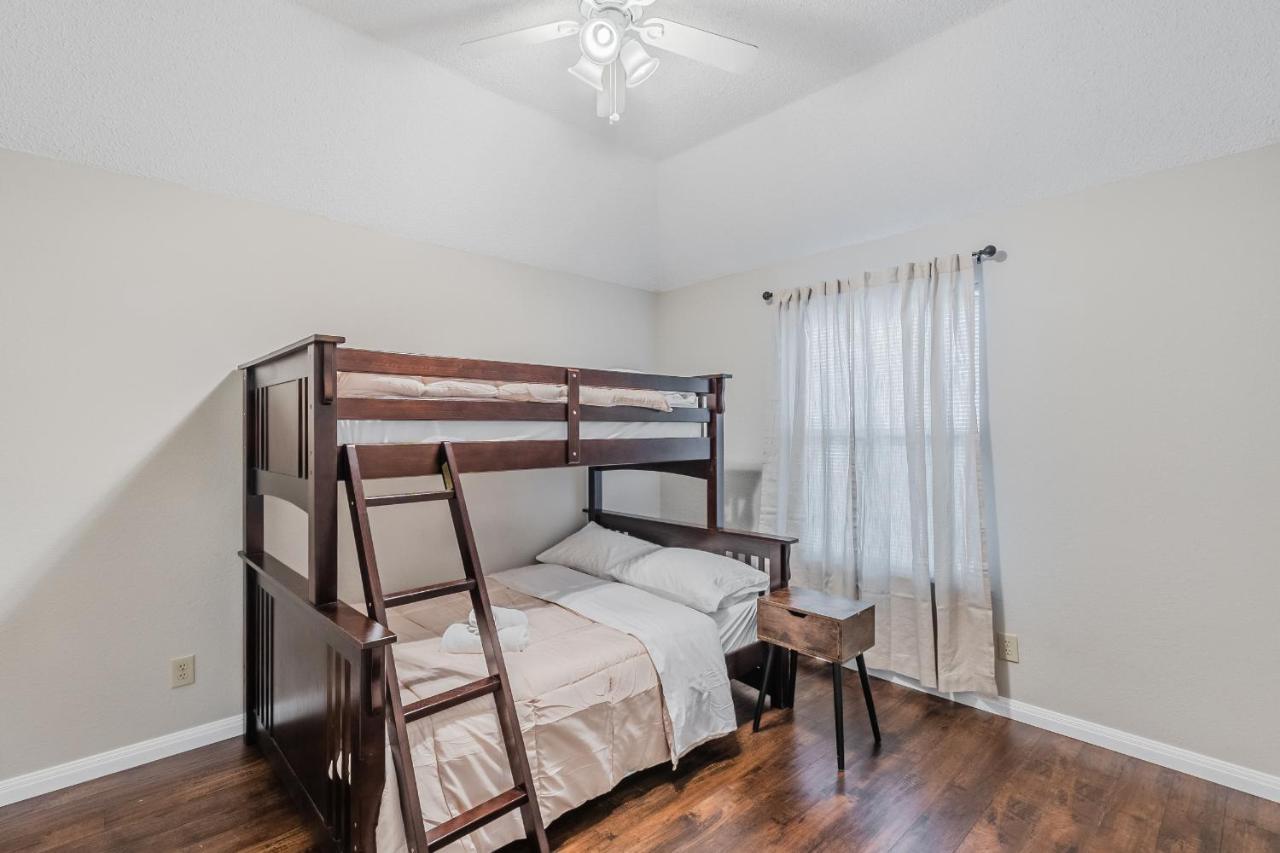 * *Astounding House **Perfect For Family And Friends , Pool , Hot Tub, & Game Room Allen Extérieur photo